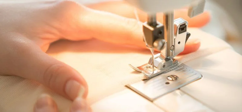 Conocer el tipo de aguja a usar  Tipos de costuras, Agujas, Maquina de  coser