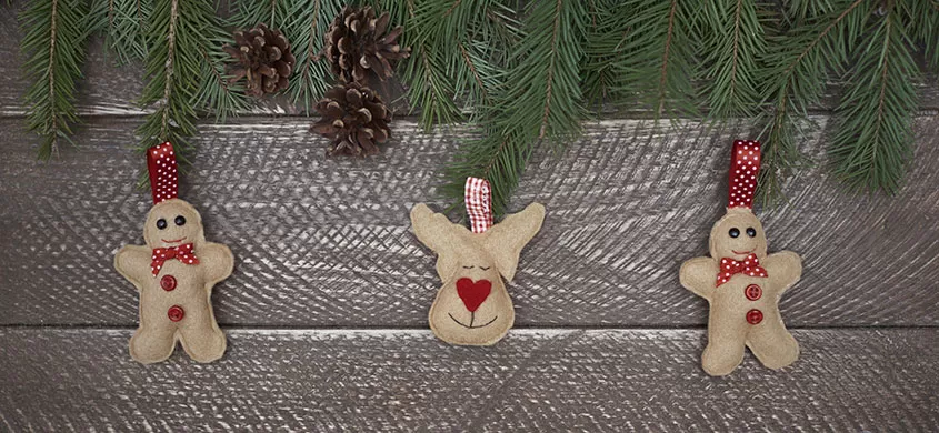 Adornos navideños en fieltro para decorar tu casa este año